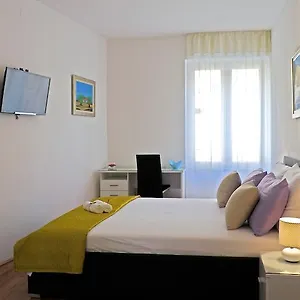 https://am-apartment-and-rooms.splithotels.org